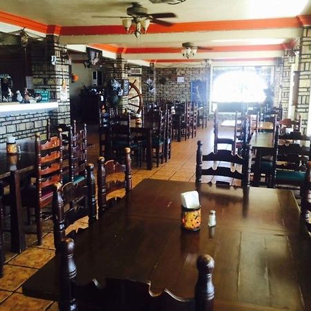 La Cueva Del Pirata Hotel กามาลู ภายนอก รูปภาพ