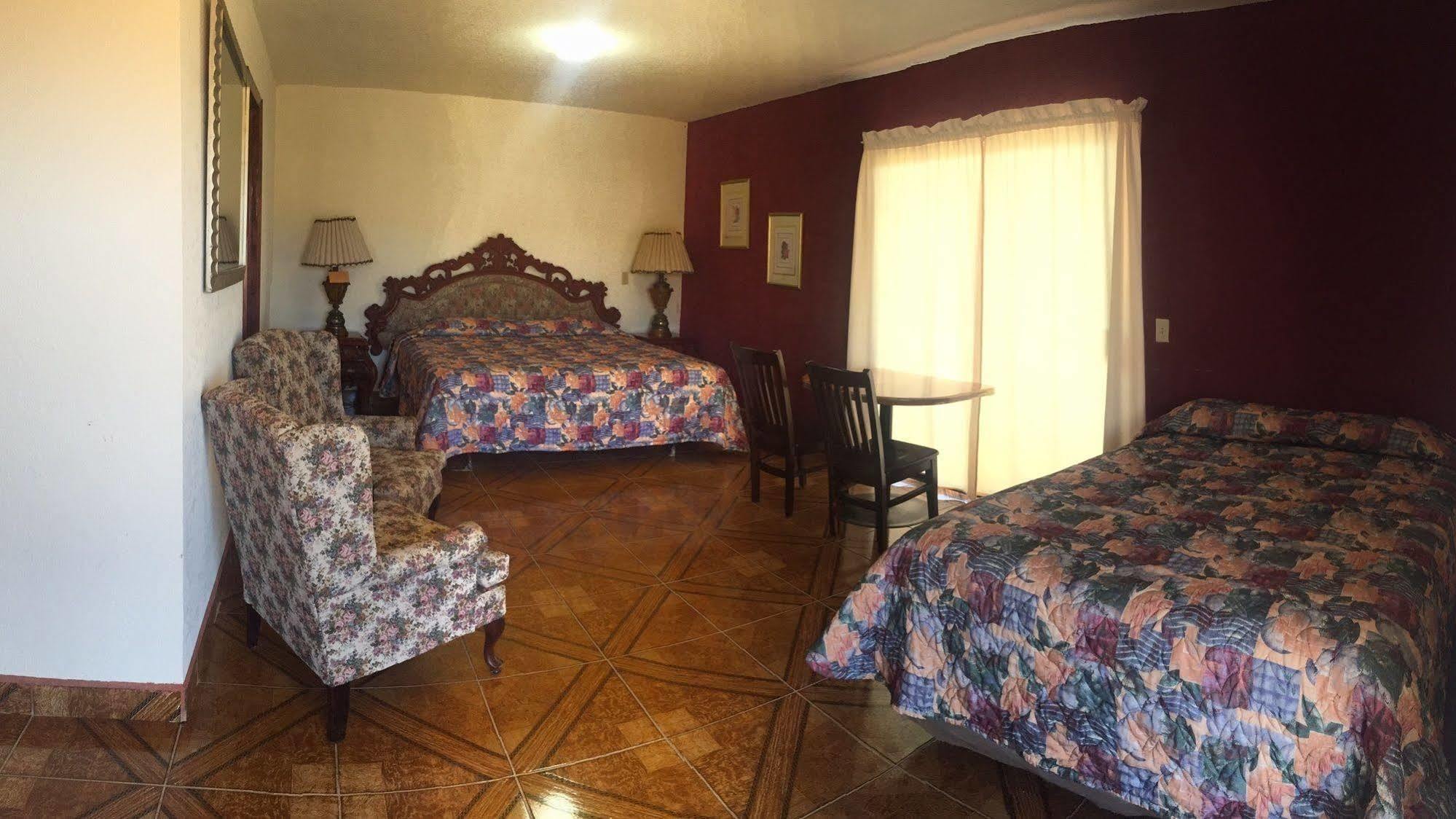 La Cueva Del Pirata Hotel กามาลู ภายนอก รูปภาพ