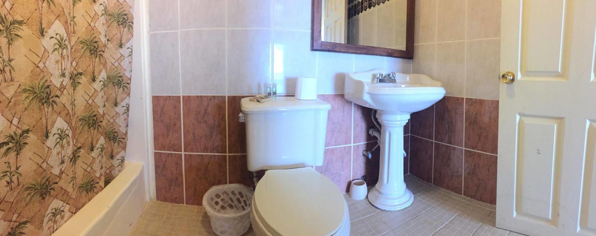 La Cueva Del Pirata Hotel กามาลู ภายนอก รูปภาพ