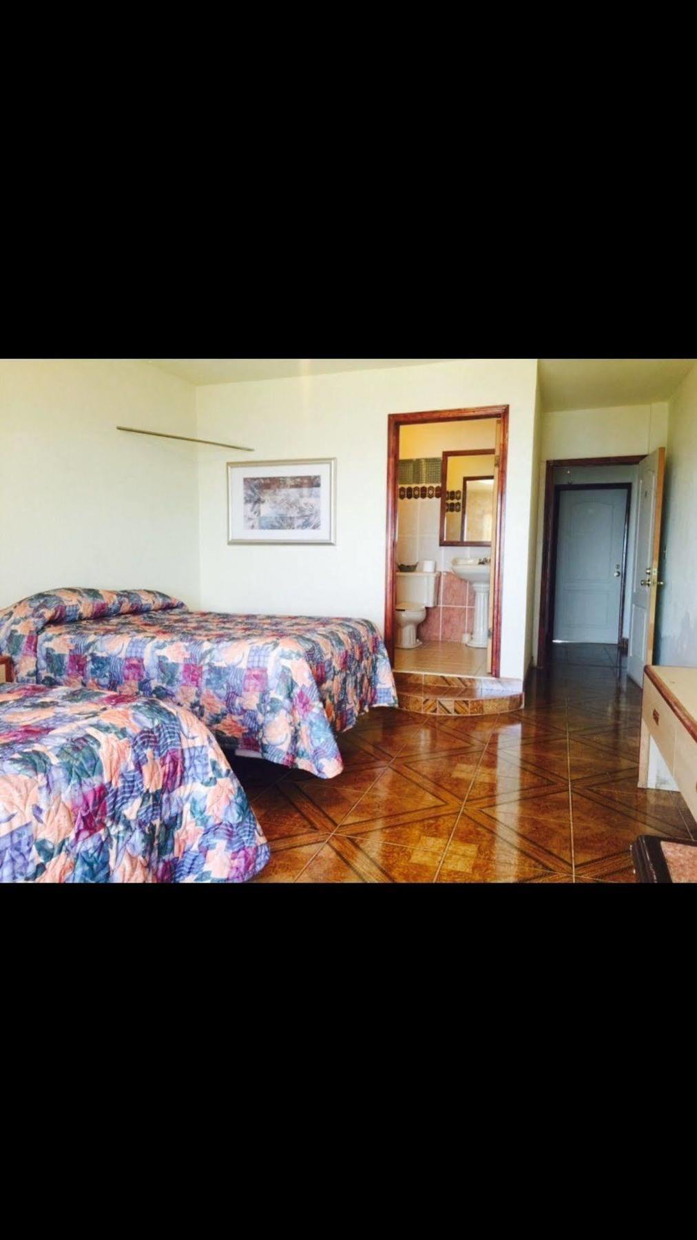 La Cueva Del Pirata Hotel กามาลู ภายนอก รูปภาพ